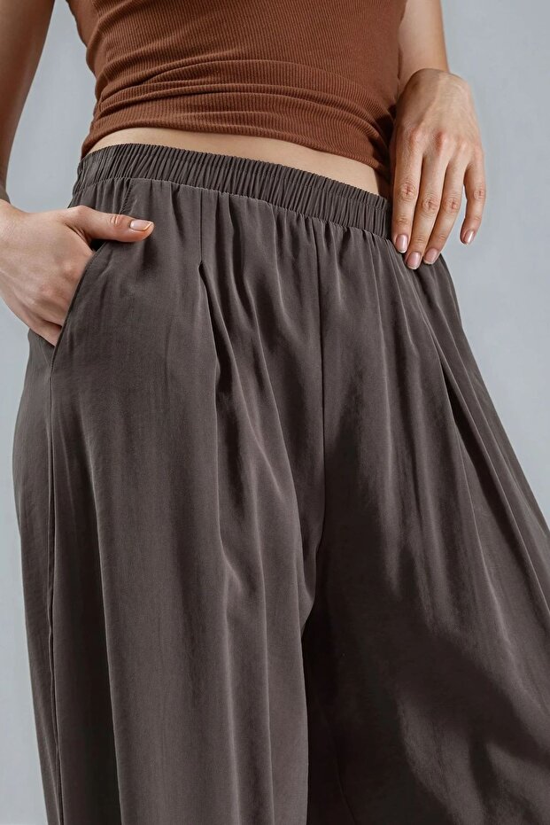 BUSEM Geniş Paçalı Pileli Pantolon - 5