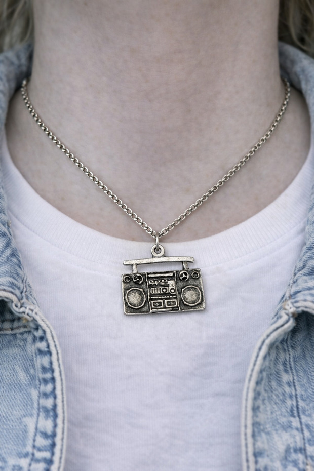 Retro Music Player Figured Unisex Necklace – Silver Color 60 cm Chain