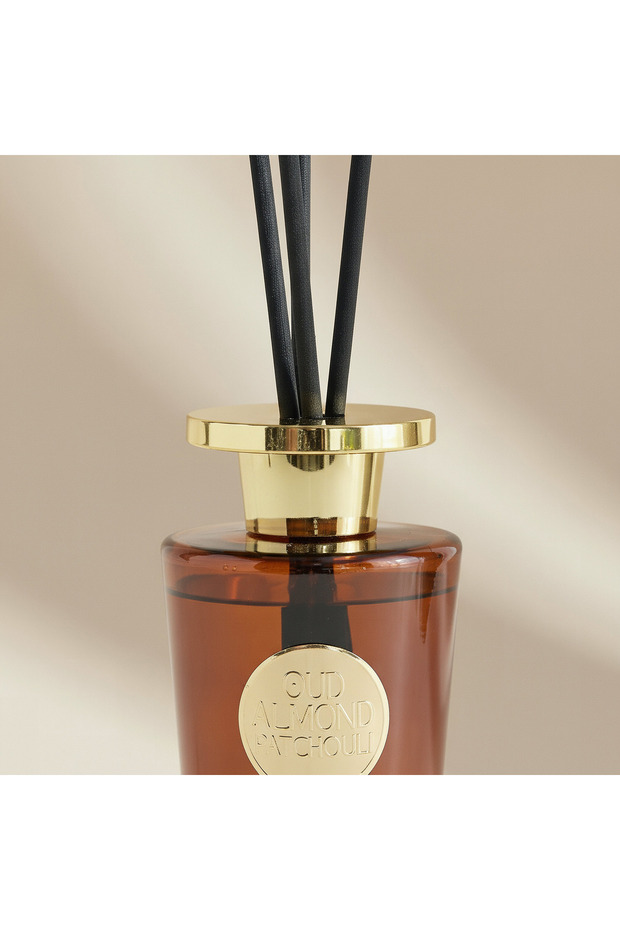 ايفود بريميوم كوليكشن اللوز الباتشولي ريد الناشر - 450 مل - 2