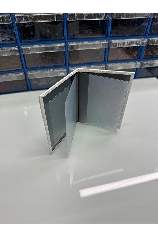 حافظة رخصة القيادة باللون الأبيض من فلامينجو - 5