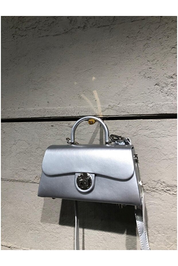 B35204 Shoulder Bag