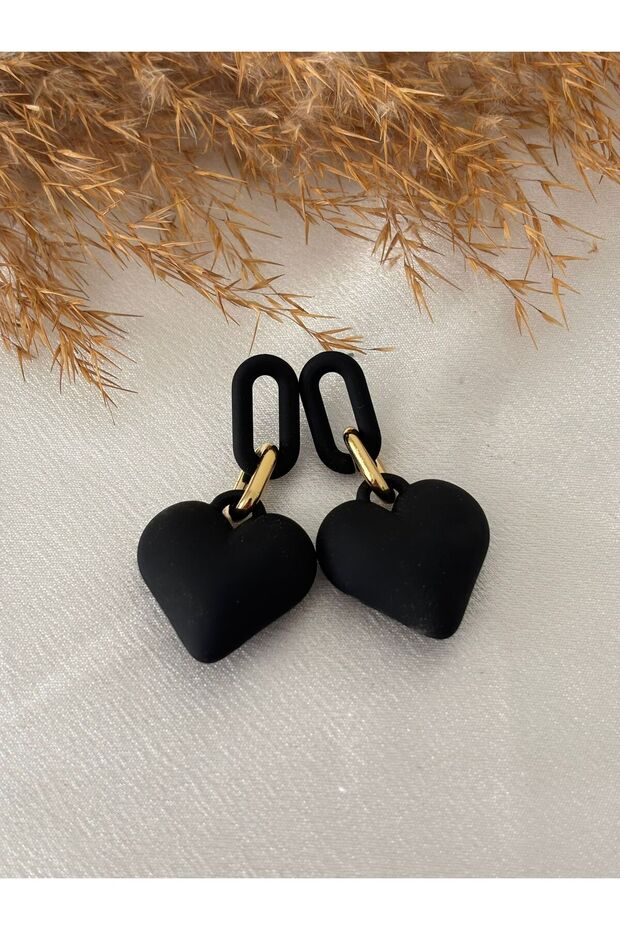 Heart Figure Chain Detailed Earrings