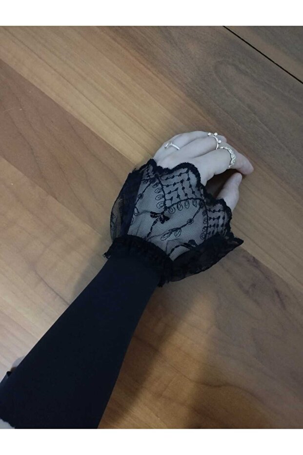 Black Long Tulle Sleevelet