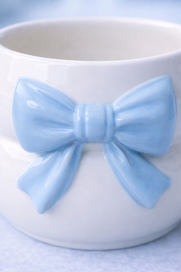 كوب سيراميك مصنوع يدويًا بالكامل بنمط فيونكة زرقاء منقوشة ثلاثية الأبعاد - 2