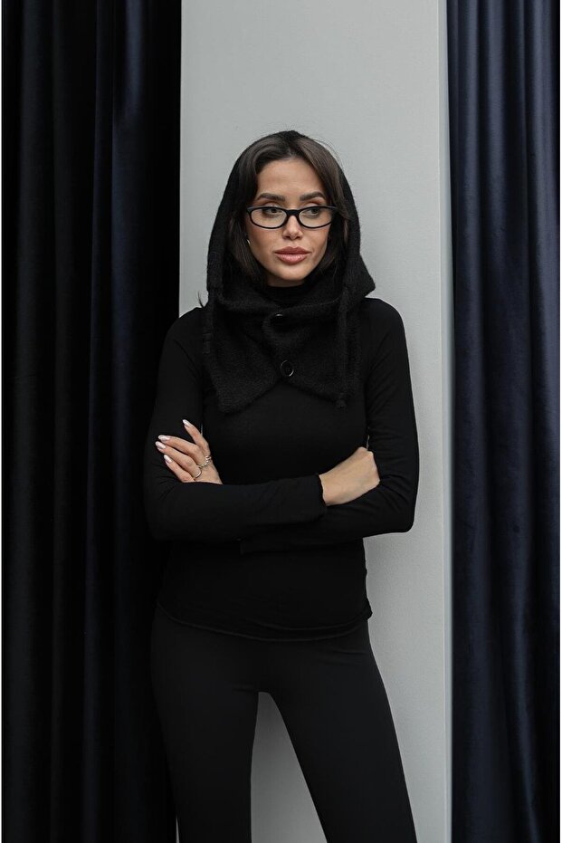 بلاكلافا من الصوف الأسود بأزرار من هوارد - 1