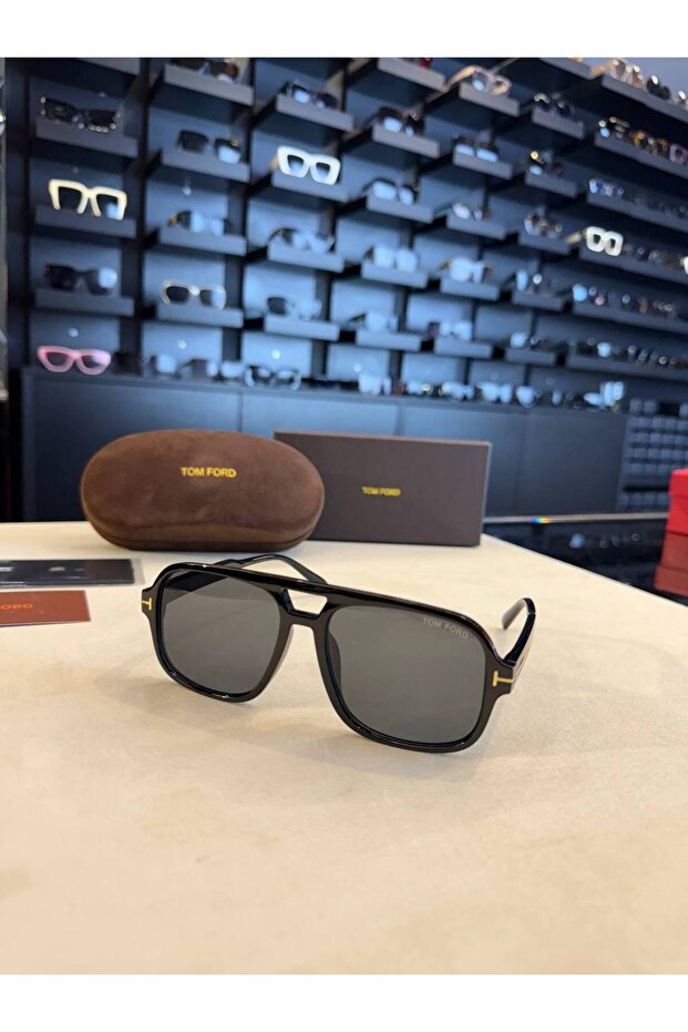 نظارات شمسية بإطار عظمي أسود - 1