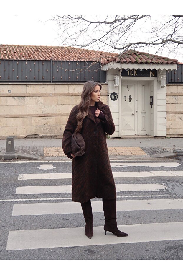 معطف منقوش بنمط الحمار الوحشي - 4