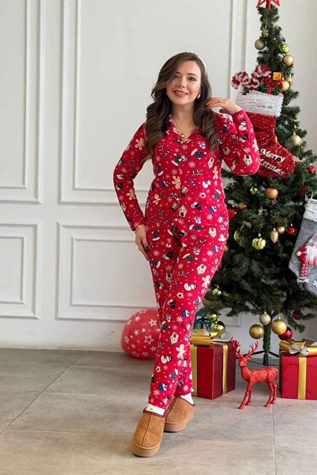 طقم بيجامة منقوشة مع جوارب - 4