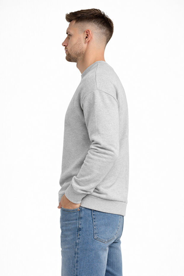 سويت شيرت رجالي باللون الرمادي ذو 3 خيوط وياقة دائرية سميكة واسعة الحجم - 3
