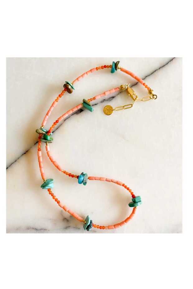 Magique Turquoise Agate Coral Necklace