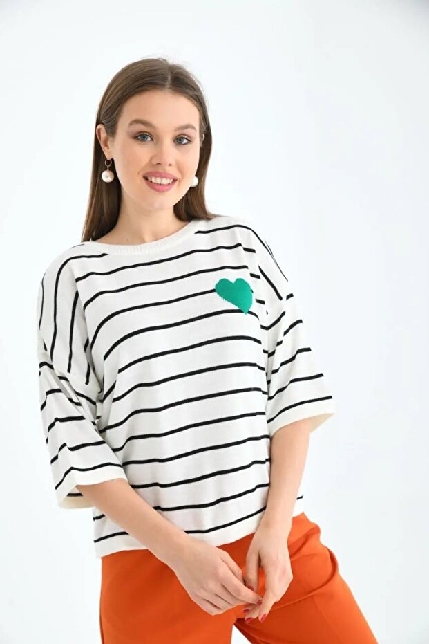 Women's Crew Neck Striped Heart Patterned Knitwear Sweater 10001