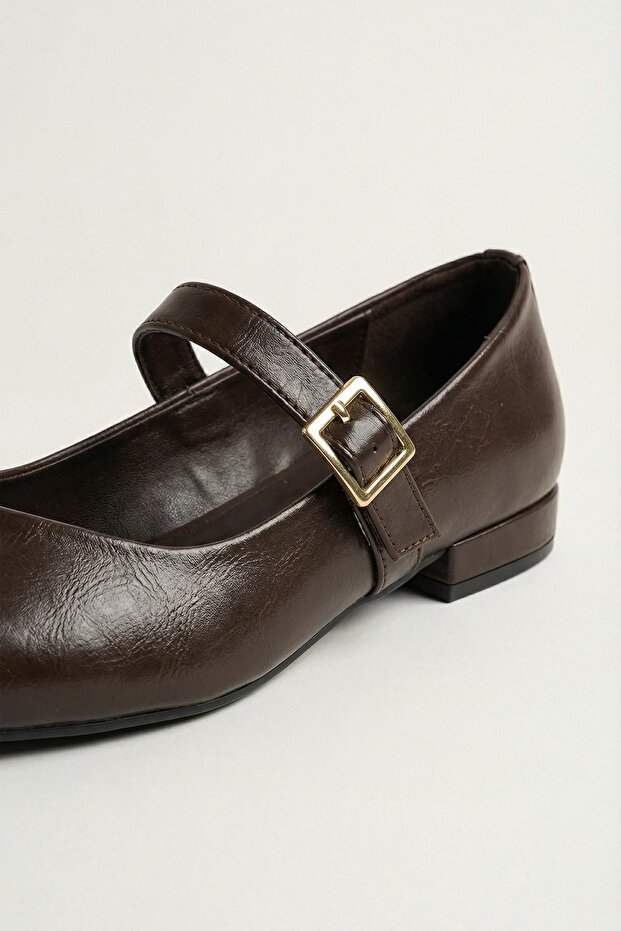 7042 حذاء باليه بمقدمة مدببة باللون البني - 2