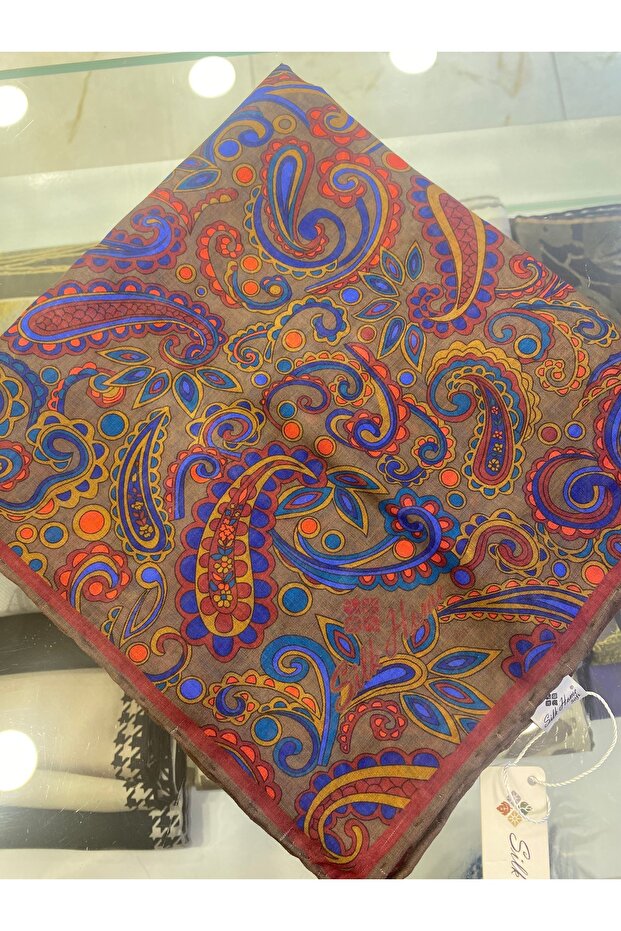وشاح ناعم بنمط عرقي
