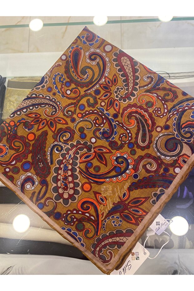 وشاح ناعم بنمط عرقي