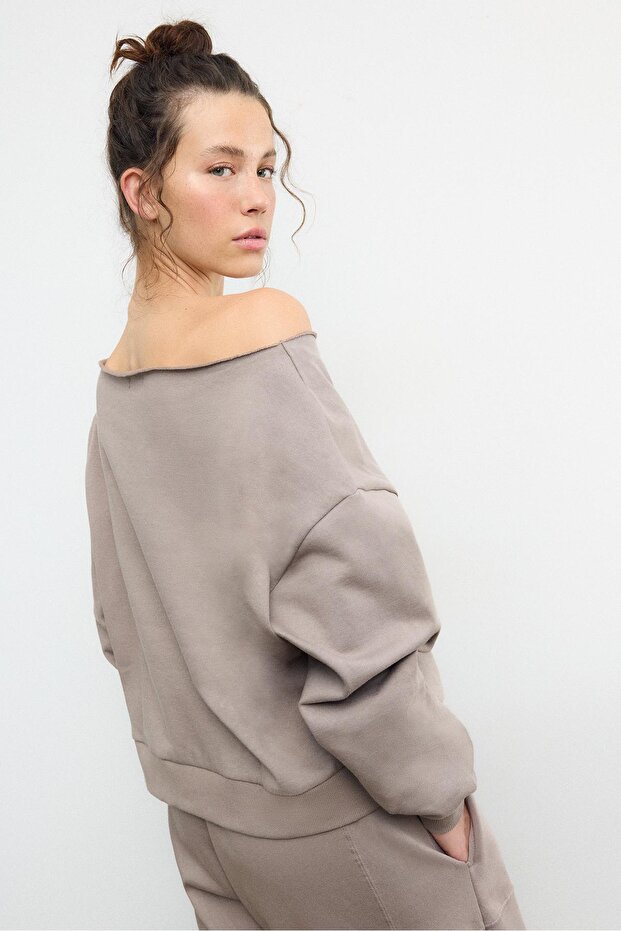 Basic omuz dekolteli sweatshirt - 5