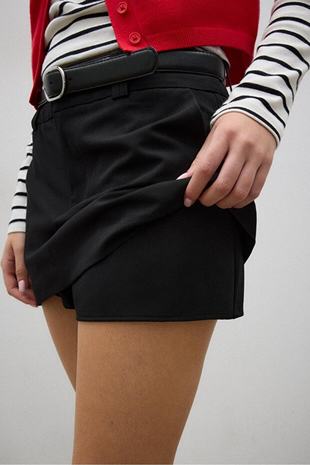 Kemerli mini şort etek - 4