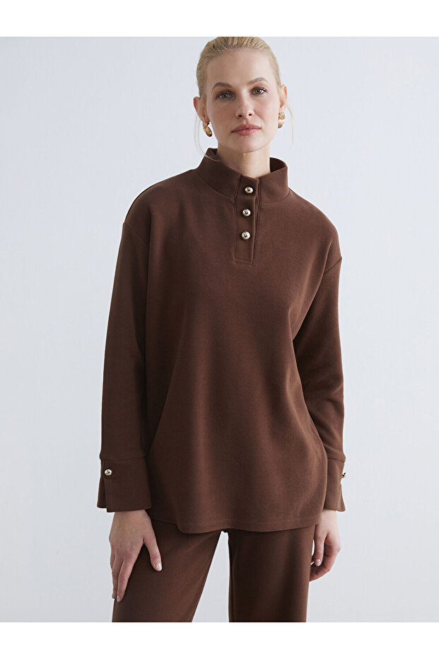 سترة نسائية ذات ياقة عالية من NEVAVM