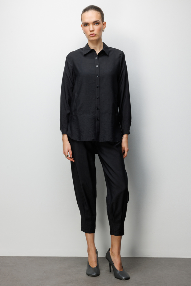 بنطلون رياضي بجيوب مخيطة على الأرجل - 1