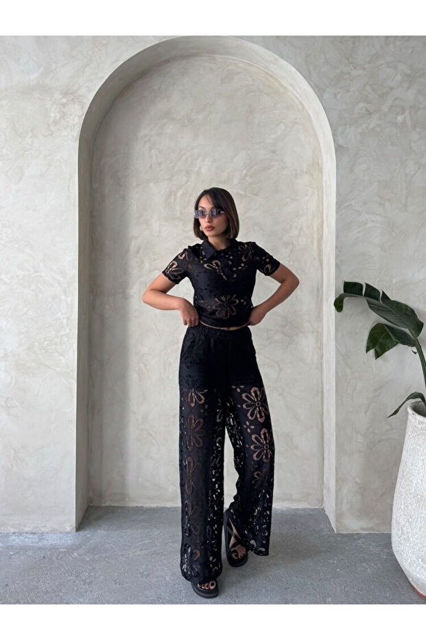 Floral Pattern Lace Short Sleeve Sheer Blouse