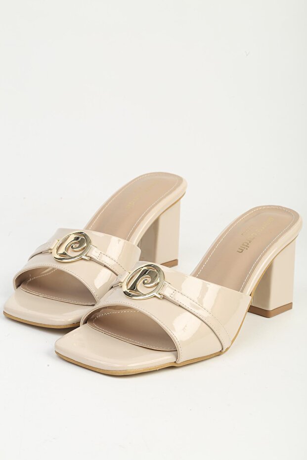 Women's Beige Patent Leather Heeled Slippers Pc-55760