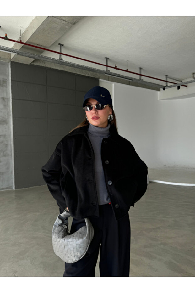 سترة بأزرار أمامية على شكل حرف V - 1