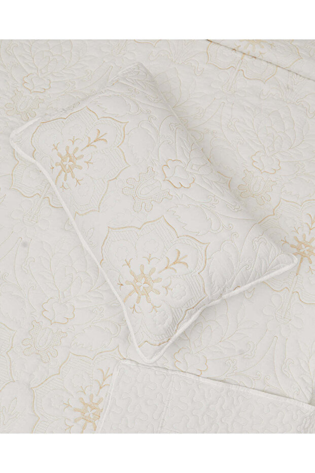 ملاءة سرير بيضاء سادة مبطنة - 6