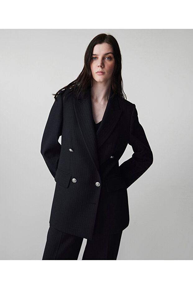 سترة بزر معدني بنمط خطوط - 1