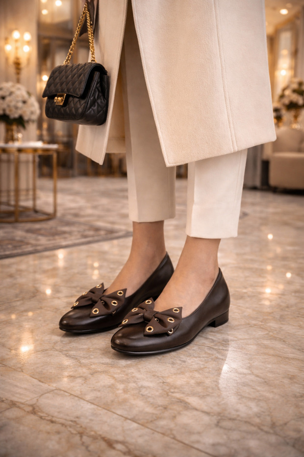 🔥 Modern Elegance: Women's Ballerina Shoes with Metal Detail and Bow (Black, Brown, Cream)