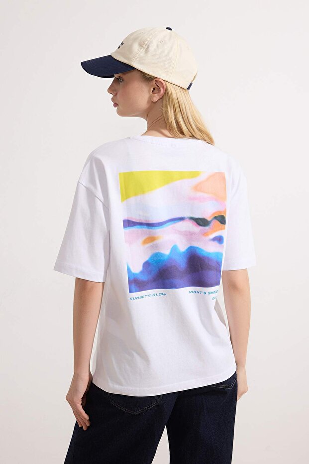 Beyaz %100 Pamuk Baskılı Relaxed/Rahat Kalıp Örme T-Shirt TWOSS24TS00172 - 4