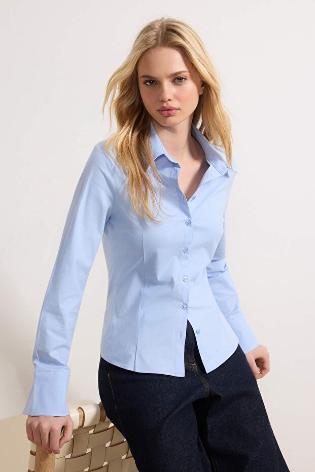 Wardrobe Essentials Açık Mavi Hafif Bele Oturan Pamuklu Dokuma Gömlek TWOAW26GO00022 - 1