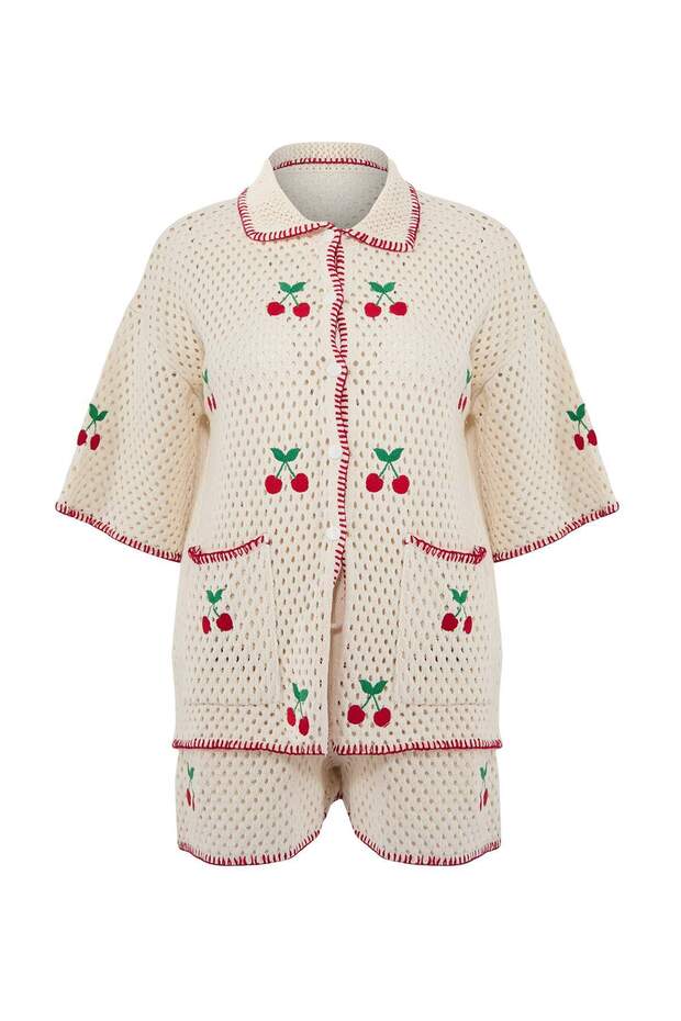 Ekru Triko Oversize Kiraz Motifli 100% Pamuk Plaj Gömlek Şort Takım TBESS26AU00009 - 4