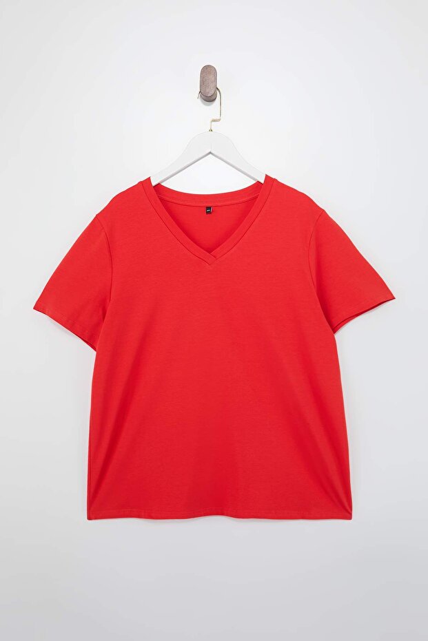 Kırmızı Regular Fit V Yaka Büyük Beden T-shirt TBBSS25BF00062 - 4