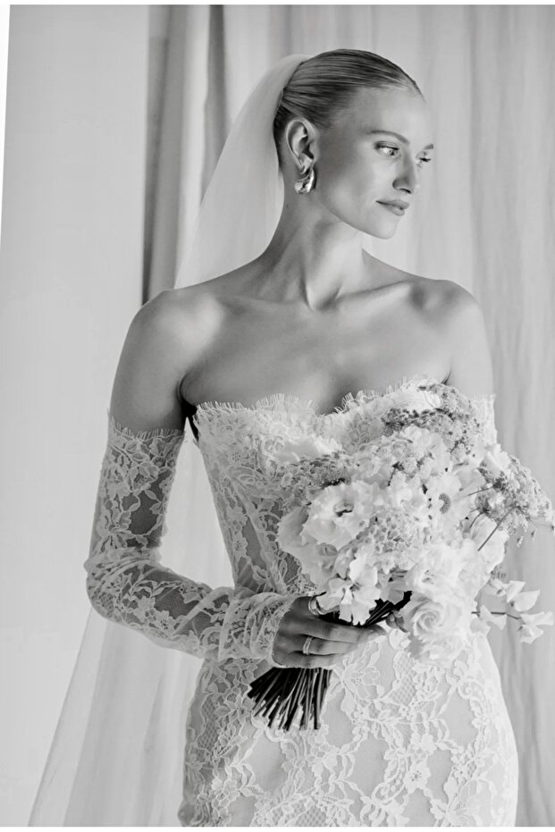 Plus-size lace wedding sleeve (L-XL) off-white (Sleeve width 27–30 cm)