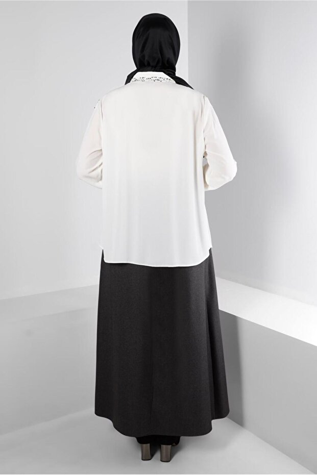 بلوزة بأزرار مخفية مطرزة بالترتر 20240 - 3