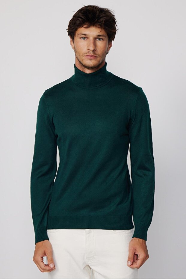 Men's Slim Fit Full-Top Collar Solid Wool Green Knitwear Sweater