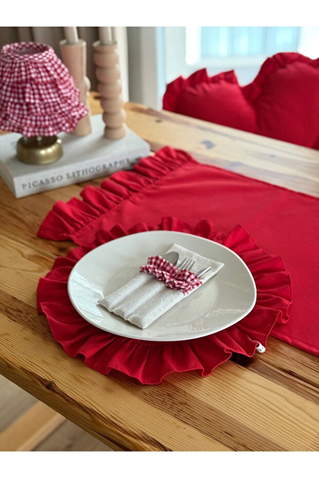 2-Piece Lovely Ruffled Linen Round Placemat / American Style Placemat