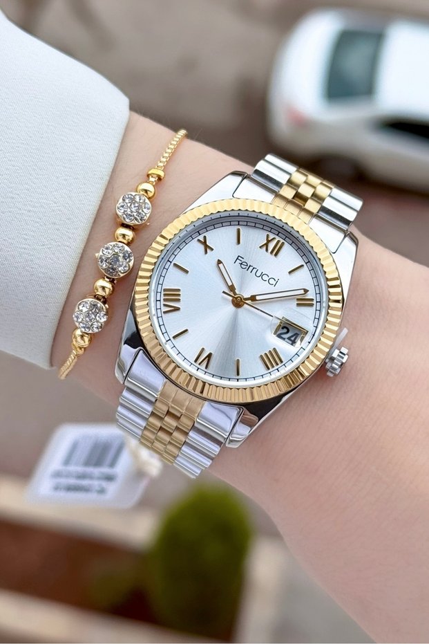Gold Metallic Color Women's Wristwatch and Bracelet