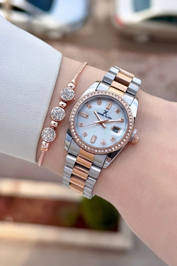 Bronze Metallic Color 2 Years Warranty 28 mm Women's Wristwatch and Bracelet