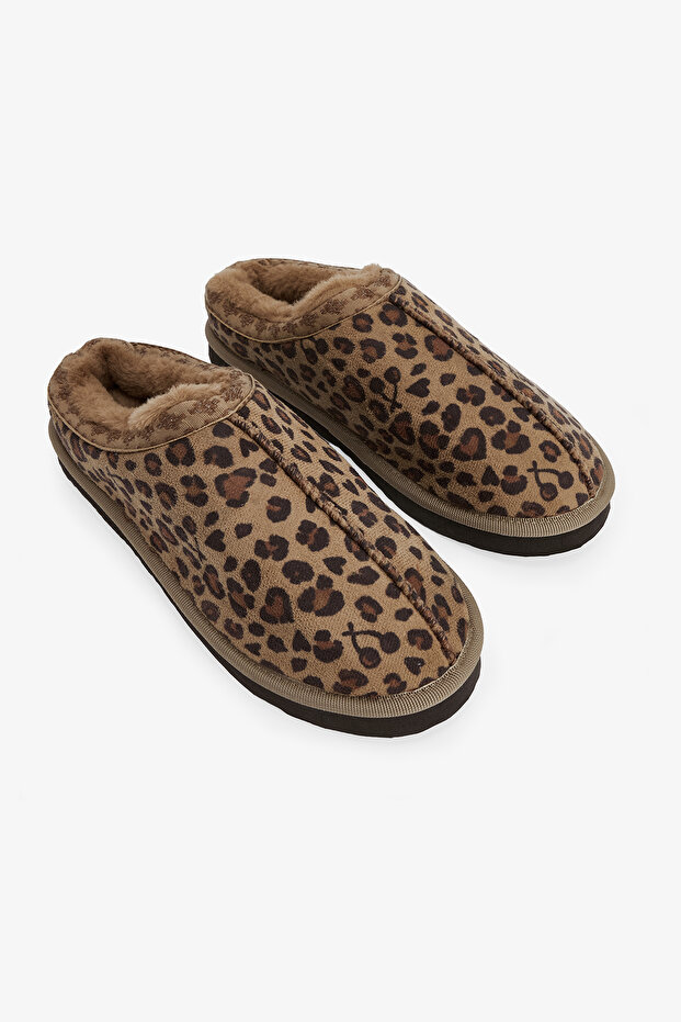 شبشب منزلي منقوش بنمط الفهد باللون البيج - 2