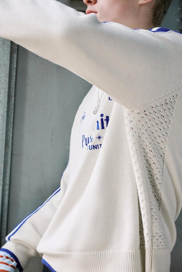 STWD işlemeli çizgili kazak - 1