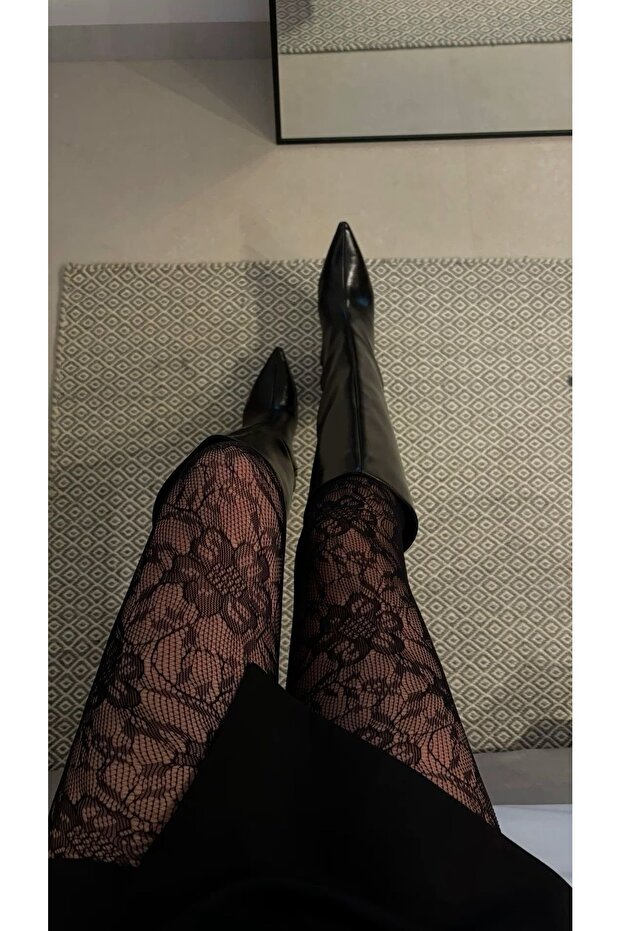 جوارب طويلة بنمط الدانتيل الأسود - 1