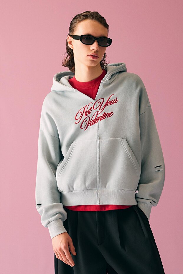 Baskılı crop kapüşonlu sweatshirt - 2