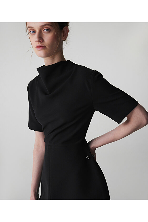 Dik degaje yakalı elbise - 2