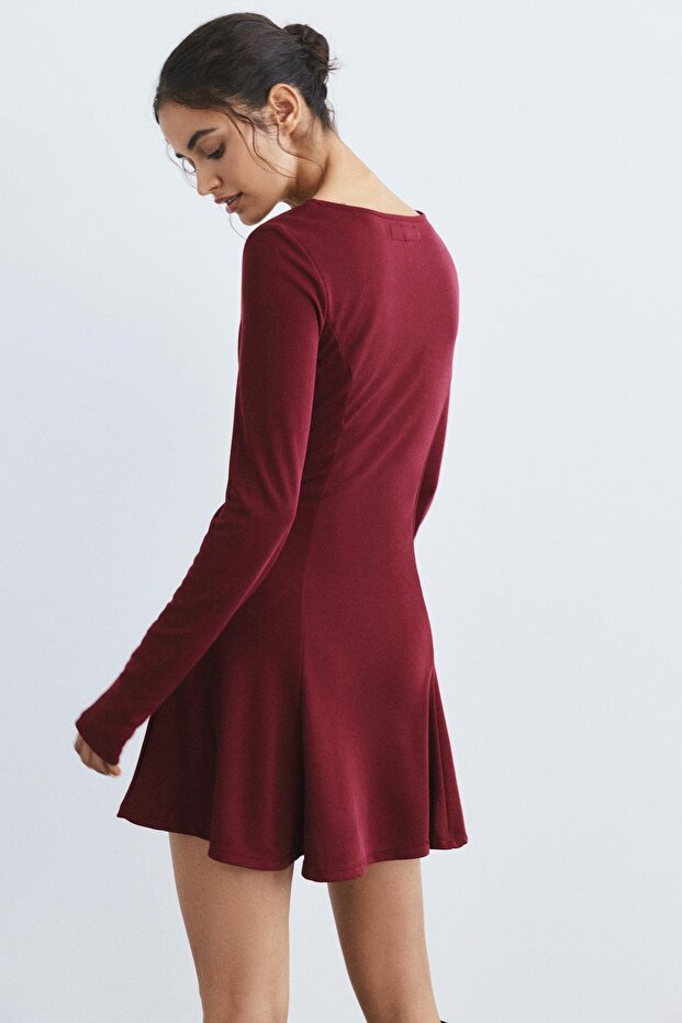 Akıcı etek ucu kısa elbise - 5