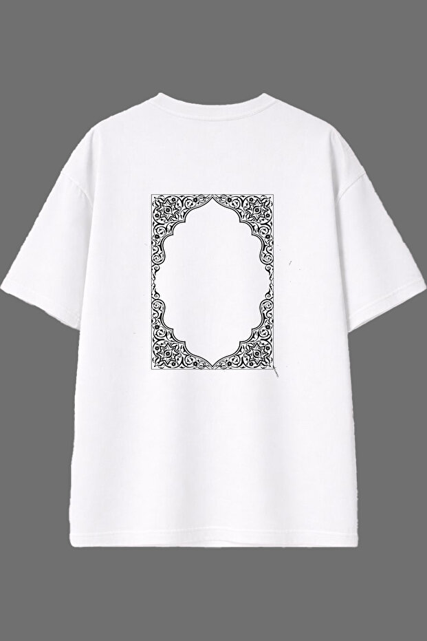 تي شيرت أبيض كبير الحجم بتصميم Kaotic Patterns 3 مطبوع من الخلف