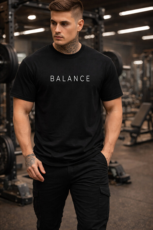 تي شيرت أسود مريح للجنسين بتصميم BALANCE DESIGN