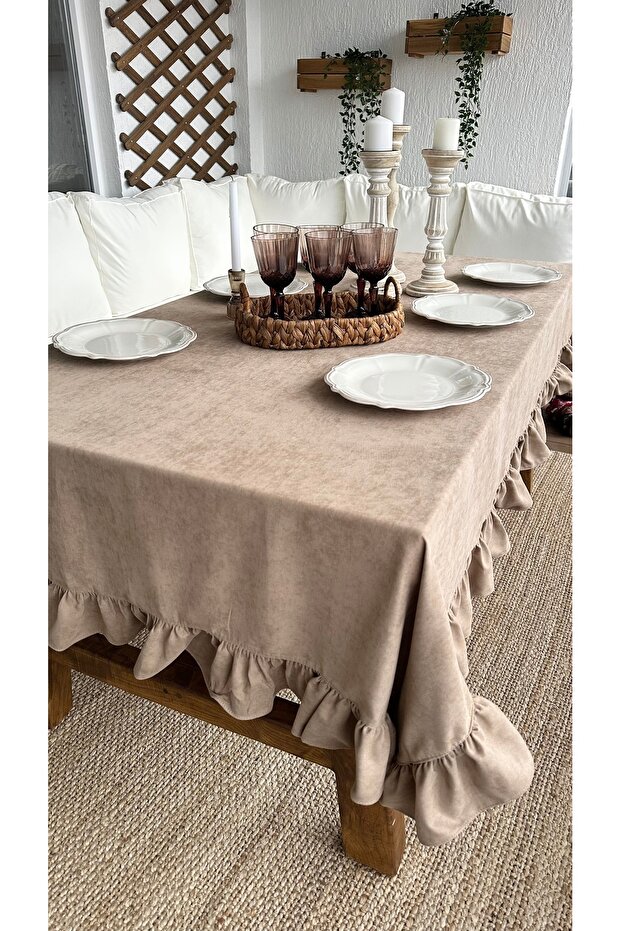 Pearl Velvet Textured Seamless Ruffled Milk Coffee Tablecloth