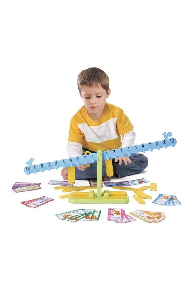 لعبة تعليمية للرياضيات باستخدام ميزان، لعبة حسابية بالأرقام - 3