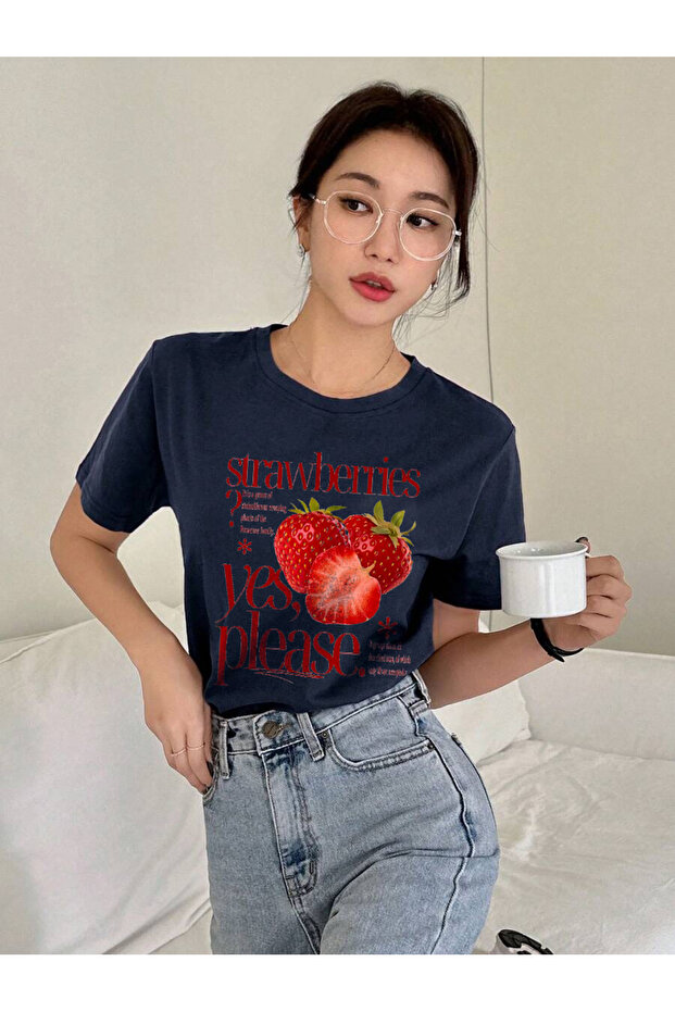 تيشيرت بتصميم الفراولة مطبوع للجنسين