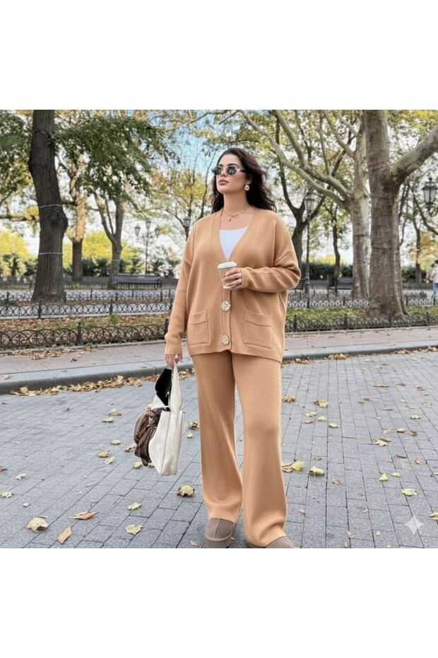 Plus Size Buttoned Knitwear Double Set
